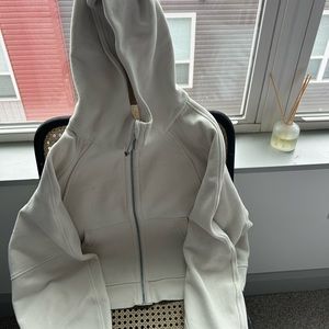 Lululemon scuba cropped hoodie bone